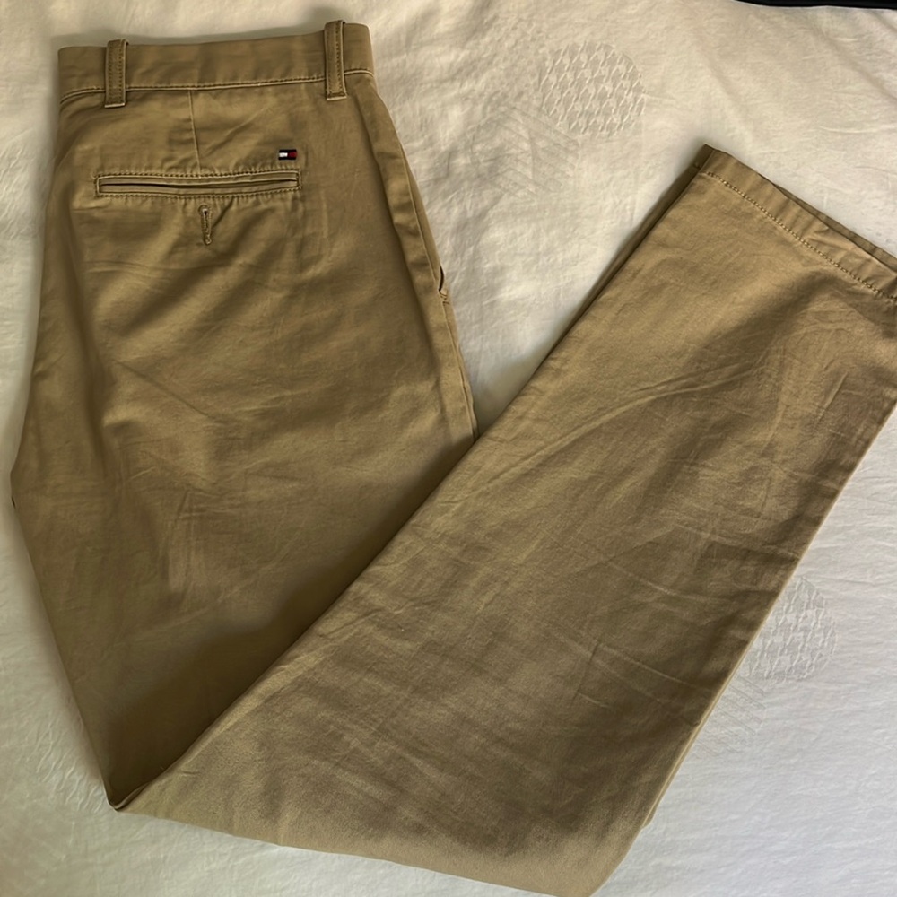 Men’s Tommy Hilfiger Khakis 31/32